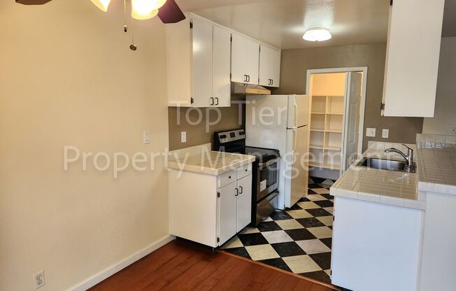 2 beds, 1 bath, $2,295, Unit # 368