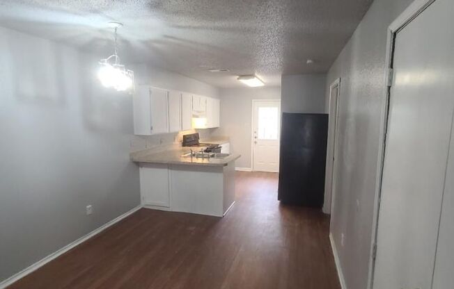 3 beds, 2 baths, $1,695