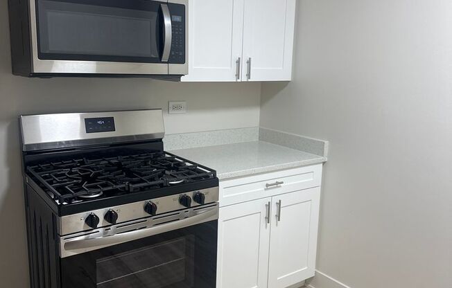 1 bed, 1 bath, 778 sqft, $1,600, Unit 211