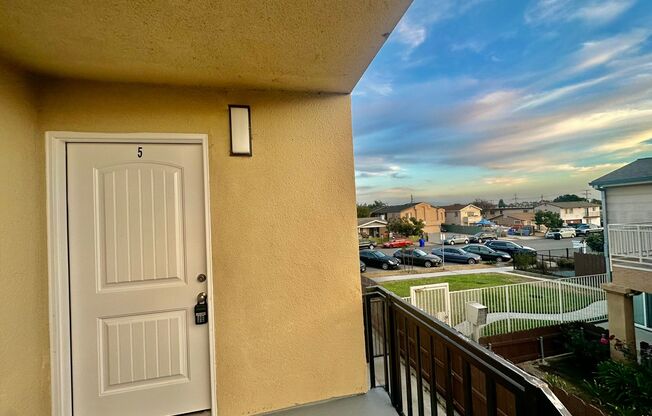 2 beds, 1 bath, 862 sqft, $2,395, Unit -5