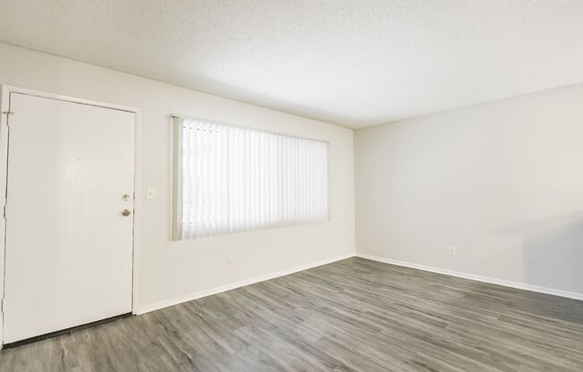 1 bed, 1 bath, 695 sqft, $1,698, Unit 321