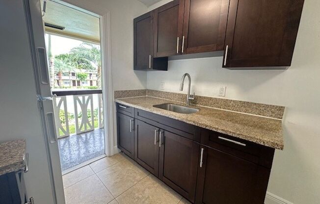 2 beds, 1 bath, 800 sqft, $1,925, Unit 224