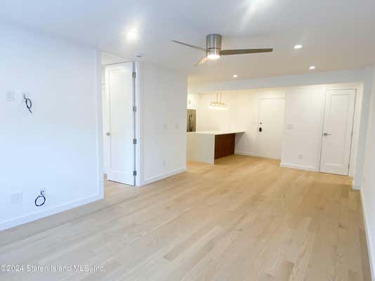 2 beds, 1 bath, 865 sqft, $2,600, Unit 4S