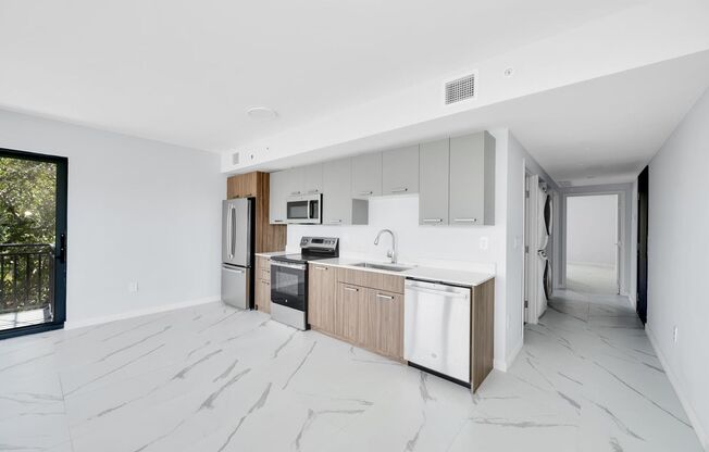 2 beds, 2 baths, 1,024 sqft, $3,230, Unit 400