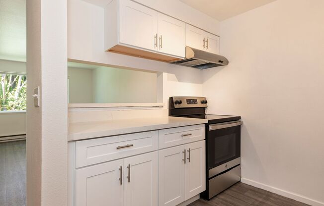 1 bed, 1 bath, 590 sqft, $1,595, Unit 421