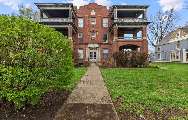 1 bed, 1 bath, 690 sqft, $995, Unit 1