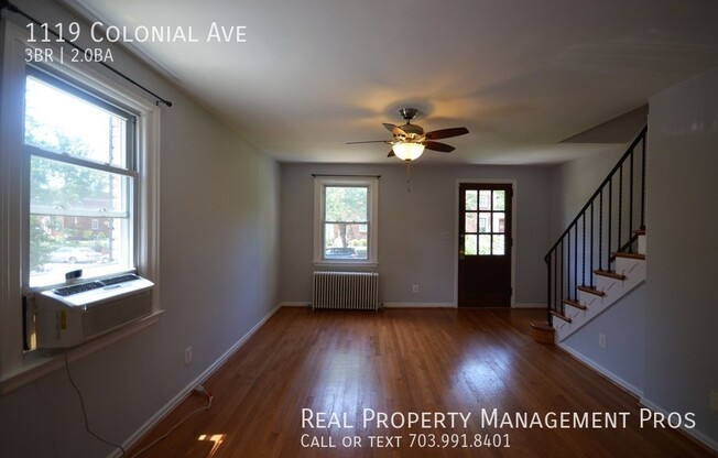 1119 COLONIAL AVE