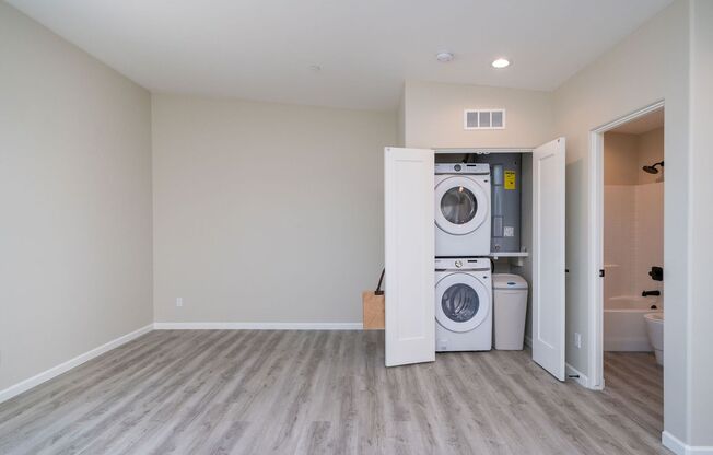 Studio, 1 bath, 401 sqft, $1,050, Unit M2441-A