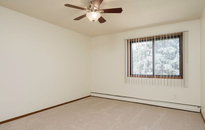 2 beds, 1 bath, 1,000 sqft, $1,425, Unit 840-303