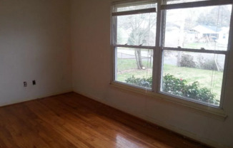 1604 Grand Circle