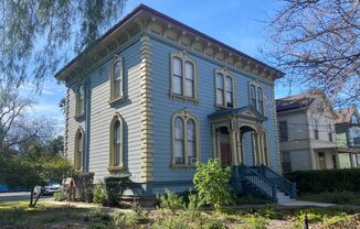 Charming 1 Bedroom 1 Bathroom Apartment in Downtown San Jose