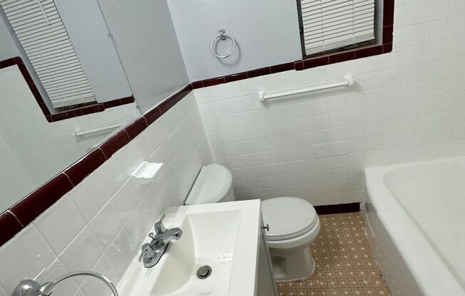 Studio, 1 bath, 600 sqft, $750, Unit 230