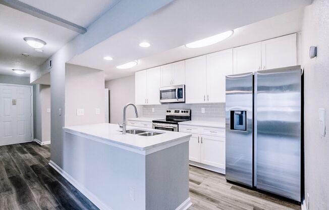 2 beds, 2 baths, 1,000 sqft, $1,450, Unit 2041