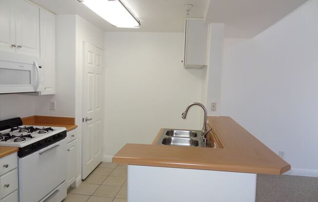 1 bed, 1 bath, 720 sqft, $2,395, Unit 204