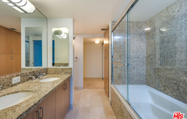 1 bed, 1 bath, 811 sqft, $4,390, Unit 1026