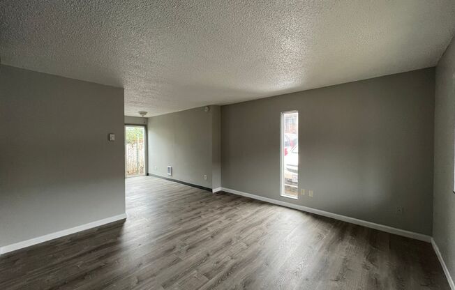 2 beds, 1 bath, 682 sqft, $1,375, Unit 12