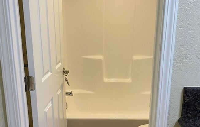 2 beds, 2 baths, 900 sqft, $2,025, Unit 122