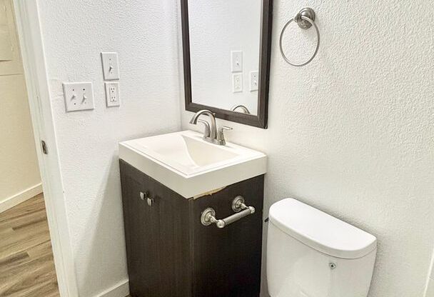 1 bed, 1 bath, 465 sqft, $1,325, Unit 111