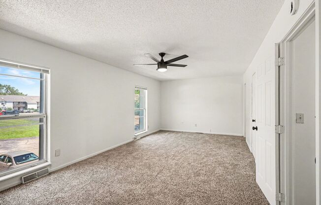 1 bed, 1 bath, 576 sqft, $995, Unit 162 Terrace-6818