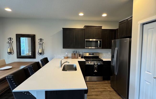 Beautiful 4 Bedroom Home in SE Bend!