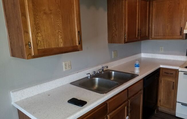 1 bed, 1 bath, 912 sqft, $900