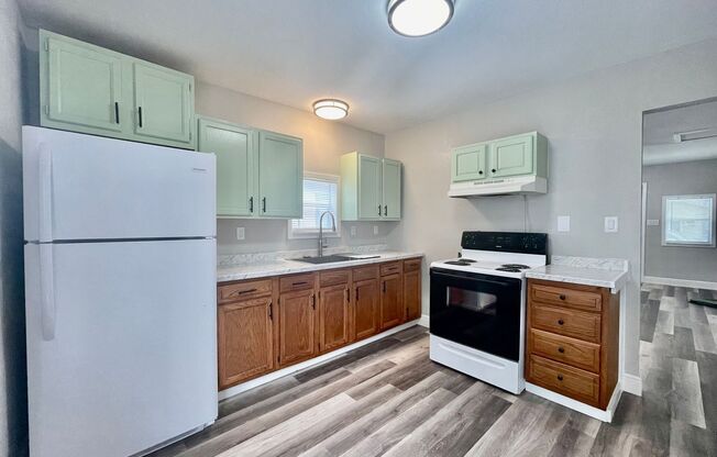 2 beds, 1 bath, $1,290