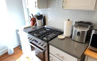 1 bed, 1 bath, 554 sqft, $2,075, Unit 9