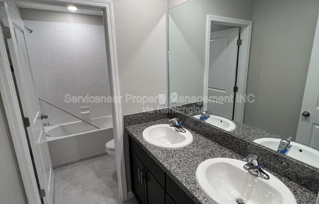 6 beds, 3 baths, 2,580 sqft, $2,545