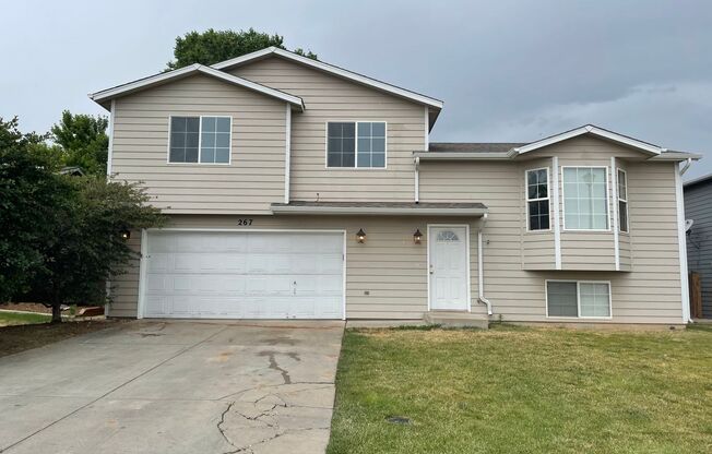 $500 off November Rent! West Greeley, 4 Bed/3 Bath Home with Fenced Yard & 2 Car Garage