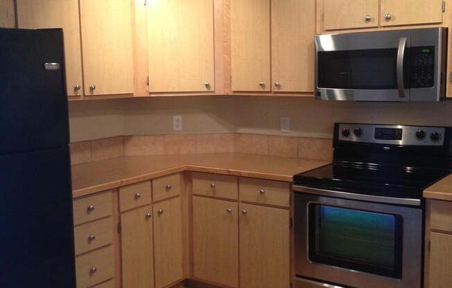 2 beds, 1 bath, 785 sqft, $1,495, Unit A5