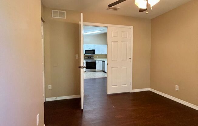 3 beds, 2 baths, $1,499, Unit 346 Bell Blvd S