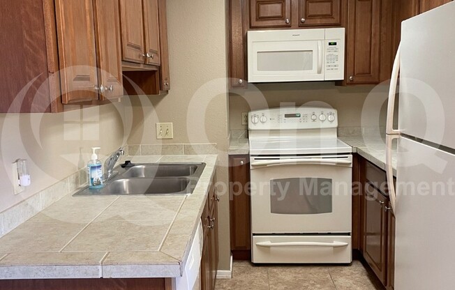 2 beds, 2 baths, 699 sqft, $925, Unit 501