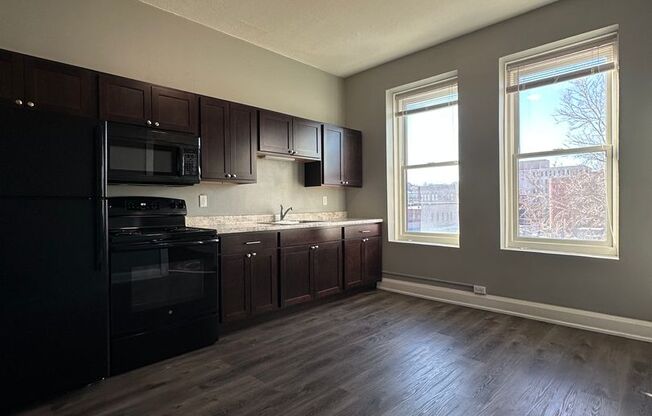 1 bed, 1 bath, 452 sqft, $925, Unit 3B