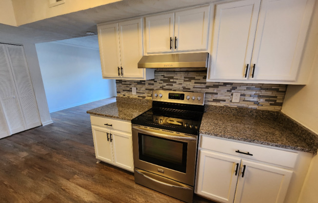 5738 E HASTINGS ARCH