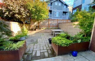 Beautiful Ballard Home with fenced back yard!