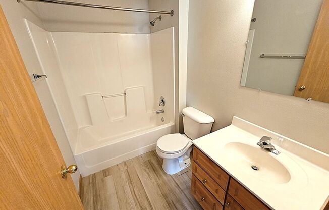 2 beds, 1 bath, 898 sqft, $1,025, Unit 7003 W. 56th Street #8