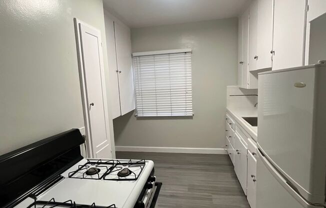 Studio, 1 bath, $1,325, Unit 03