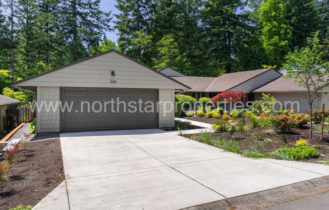 Beautifully fully remodeled Lake Oswego Duplex