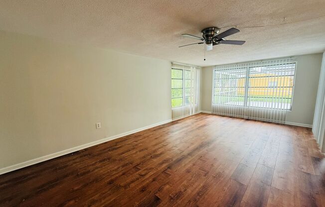 Beautiful Updated 2-Bedroom Home for rent with Screened-In Pool!