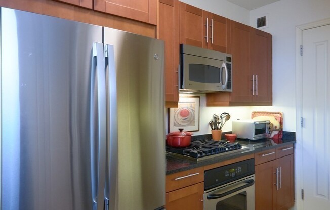 Studio, 1 bath, 610 sqft, $3,200, Unit 807