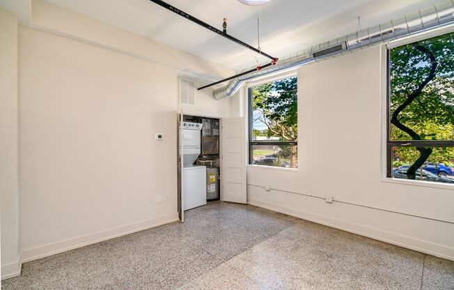 1 bed, 1 bath, $1,600, Unit 875 Michigan Ave Apt. 201