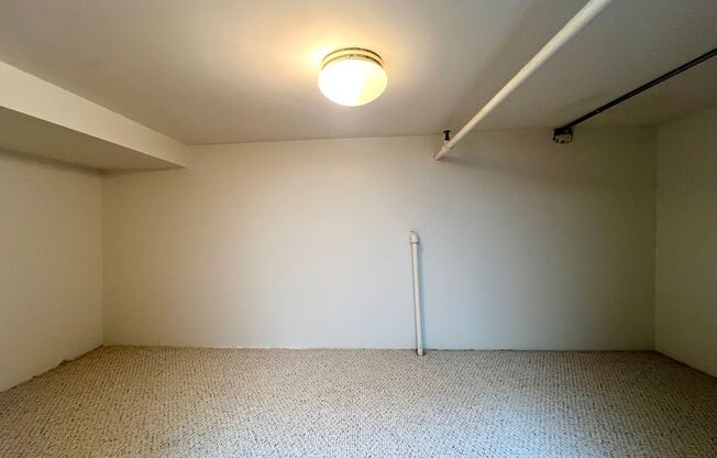 Studio, 1 bath, $1,350, Unit A321 1/2-3