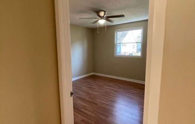 2 beds, 1 bath, $1,200