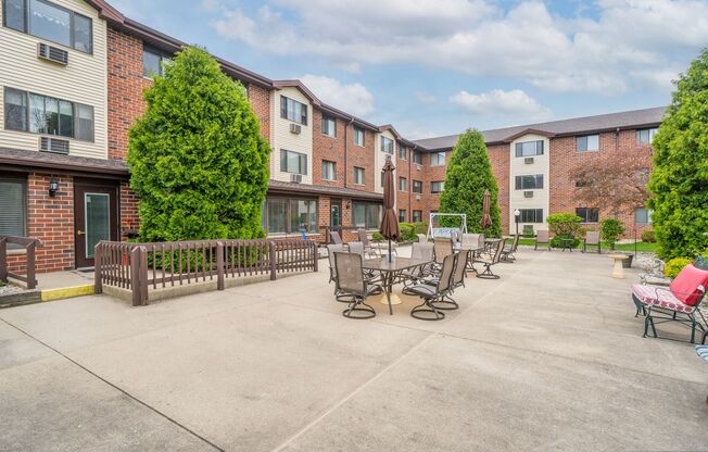 2 beds, 2 baths, 950 sqft, $1,199, Unit 227