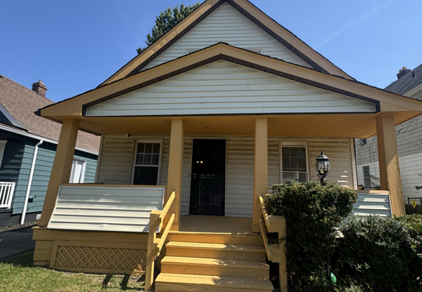 2825 E 127 ST