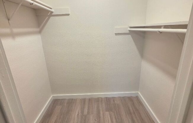 2 beds, 1 bath, 900 sqft, $1,321, Unit ELP2202-336