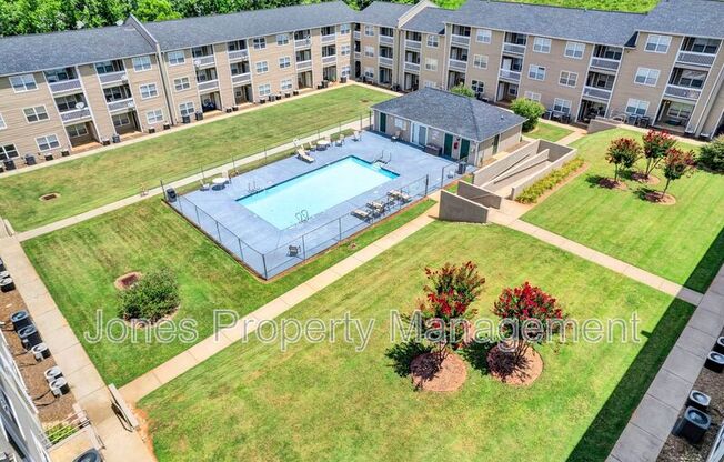 303 D COUNTRY CLUB DR NE