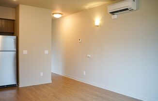 1 bed, 1 bath, $1,395, Unit 205