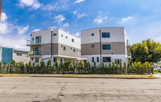 1638 S. Longwood