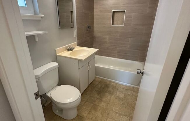 1 bed, 1 bath, 550 sqft, $2,300, Unit 4